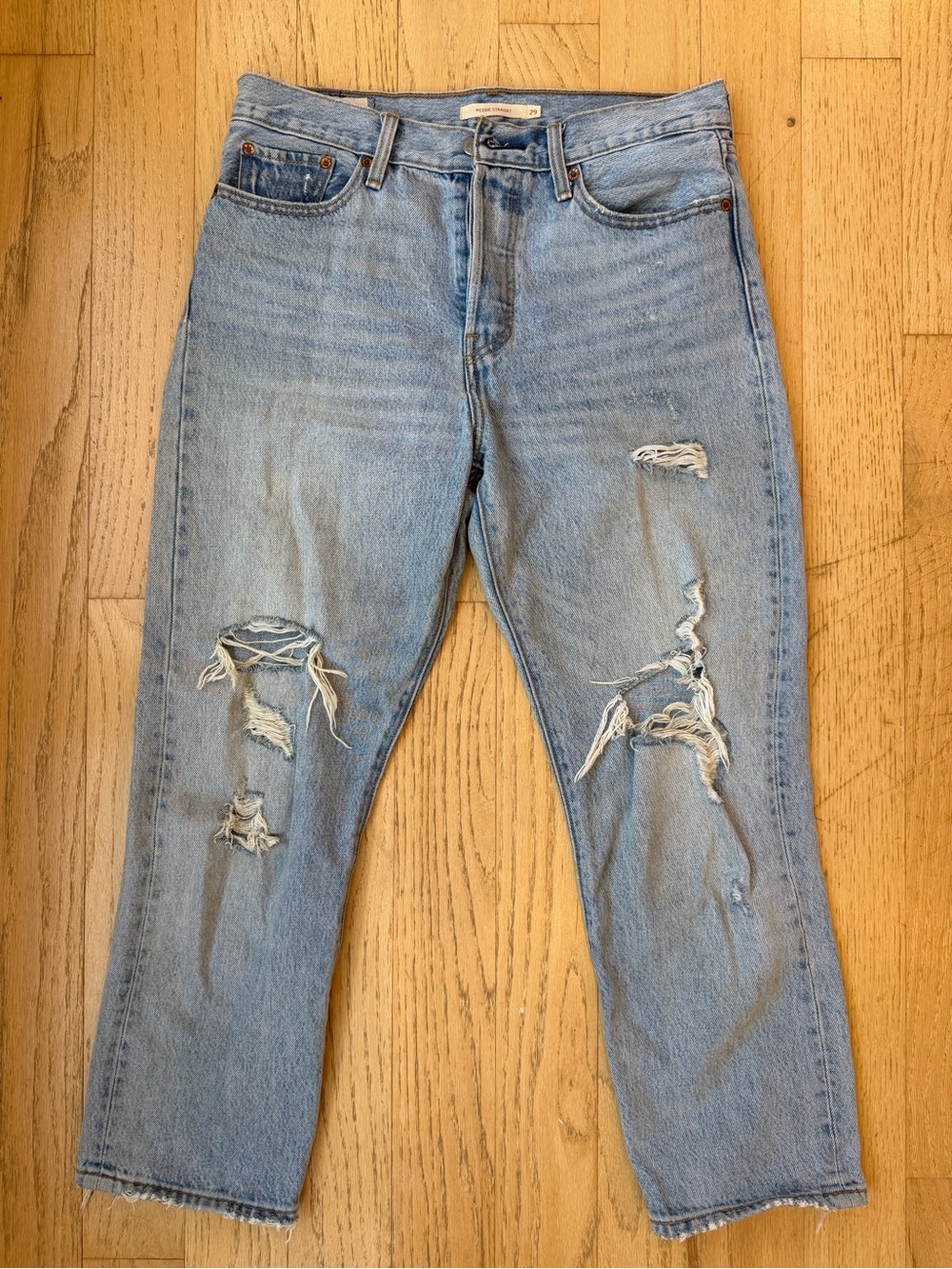Levi's Wedgie Straight Jean; light wash; size 29